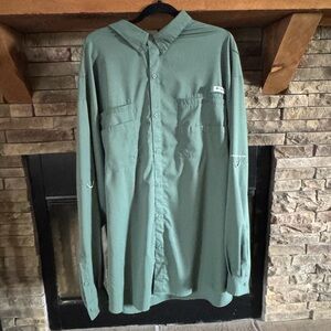 Green Columbia Omni shade button down
